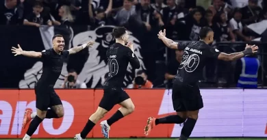 Aplicado e preciso, Corinthians acaba com tabu no Derby