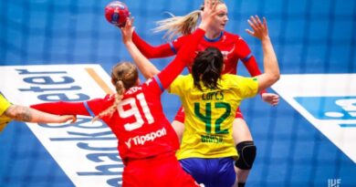 Vitória histórica do Brasil no Mundial tem melhora da defesa, ataque veloz e emoção Vitória histórica do Brasil no Mundial tem melhora da defesa, ataque veloz e emoção